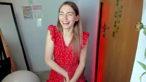 Snapshot of millie_lacroix chatting on 2, 6, 2026 millie_lacroix online show from 2, 6, 2026