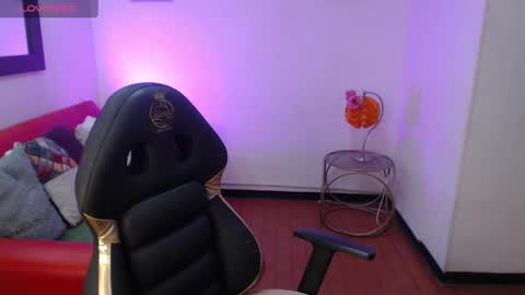 Snapshot of milly_1_ chatting on 6, 5, 2026 milly_1_ online show from 6, 5, 2026