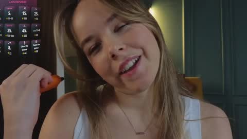 Snapshot of milly_shy chatting on 6, 12, 2024 Milly online show from 6, 12, 2024