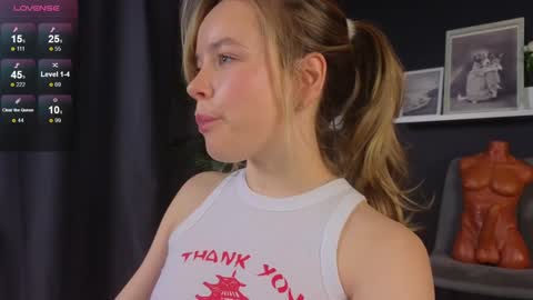 Snapshot of milly_shy chatting on 9, 12, 2024 Milly online show from 9, 12, 2024