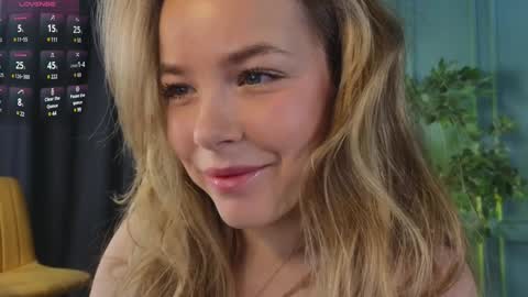 Snapshot of milly_shy chatting on 2, 1, 2025 Milly online show from 2, 1, 2025