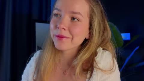 Snapshot of milly_shy chatting on 4, 3, 2025 Milly online show from 4, 3, 2025