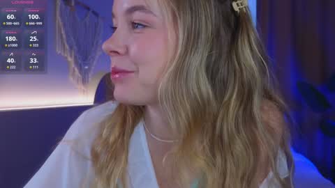 Snapshot of milly_shy chatting on 14, 10, 2025 Milly online show from 14, 10, 2025