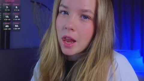 Snapshot of milly_shy chatting on 15, 12, 2025 Milly online show from 15, 12, 2025