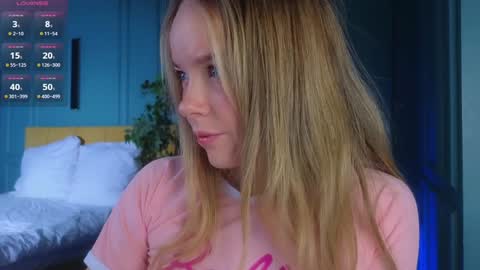 Snapshot of milly_shy chatting on 17, 12, 2025 Milly online show from 17, 12, 2025