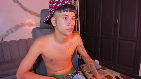 Snapshot of milosex_ chatting on 8, 4, 2026 Milo online show from 8, 4, 2026