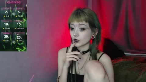 Snapshot of milten_trish chatting on 26, 4, 2026 milten_trish online show from 26, 4, 2026