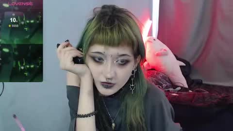 Snapshot of milten_trish chatting on 7, 5, 2026 milten_trish online show from 7, 5, 2026