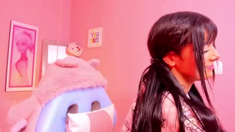 milu_carbajal_x online show from 15, 4, 2026