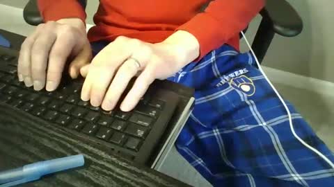 milwaukeebadger24 online show from 28, 2, 2025