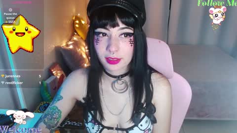 mily_milk_ online show from 11, 12, 2024