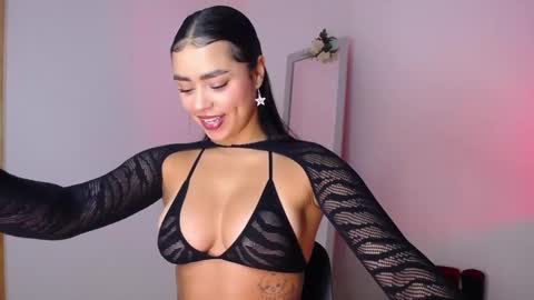 Snapshot of mily_ortiz chatting on 13, 10, 2025 Mily Ortiz online show from 13, 10, 2025