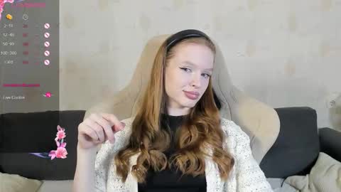 Snapshot of milymi_ chatting on 17, 12, 2025 Milena and Jasper online show from 17, 12, 2025