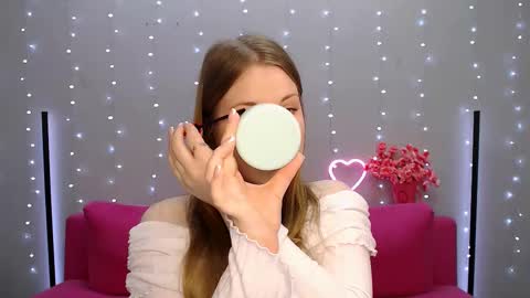 Kelly online show from 12, 3, 2025