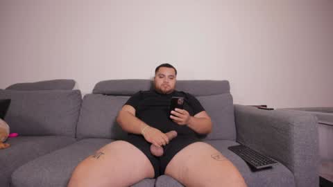 Mimi Malo online show from 25, 12, 2024