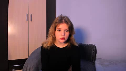 hi Im Mina  online show from 10, 12, 2024