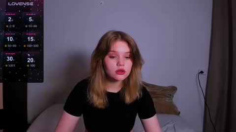 hi Im Mina  online show from 4, 2, 2025