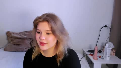 hi Im Mina  online show from 7, 2, 2025