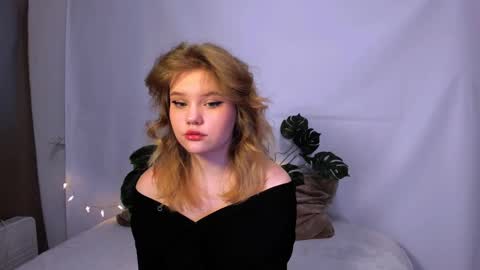 hi Im Mina  online show from 2, 3, 2025