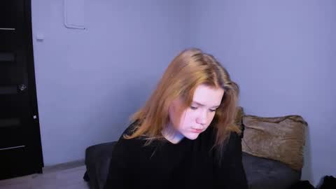 hi Im Mina  online show from 7, 11, 2025