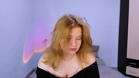 hi Im Mina  online show from 30, 11, 2025