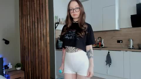 Snapshot of minamiks chatting on 24, 5, 2026 Valery online show from 24, 5, 2026