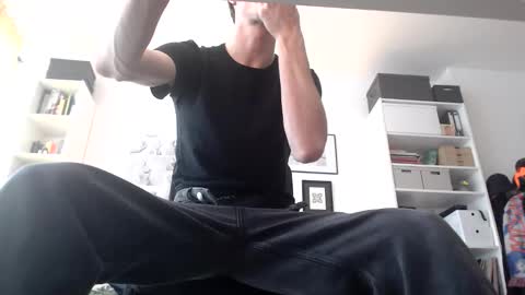 Snapshot of mindly chatting on 16, 10, 2025 Mindly online show from 16, 10, 2025