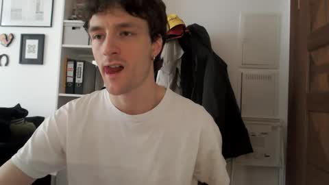 Snapshot of mindly chatting on 15, 12, 2025 Mindly online show from 15, 12, 2025