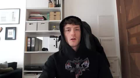 Snapshot of mindly chatting on 16, 12, 2025 Mindly online show from 16, 12, 2025