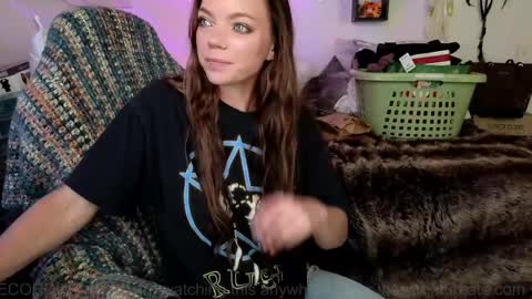 Snapshot of mindymars chatting on 21, 4, 2026 Mindy Mars online show from 21, 4, 2026