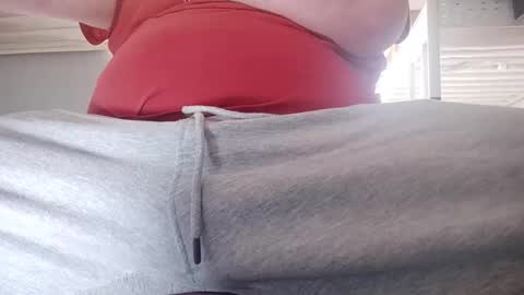 Snapshot of minecraftpickaxe chatting on 14, 12, 2025 minecraftpickaxe online show from 14, 12, 2025