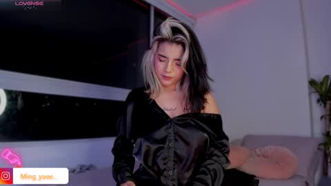 Snapshot of ming_yue_ chatting on 14, 2, 2025 My name is Fer Nice to meet you  give it a thumbs up please its important online show from 14, 2, 2025