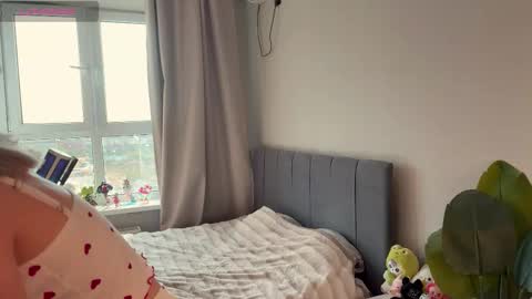 Snapshot of minicleo chatting on 25, 9, 2025 Cleo online show from 25, 9, 2025