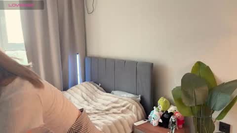 Snapshot of minicleo chatting on 28, 9, 2025 Cleo online show from 28, 9, 2025