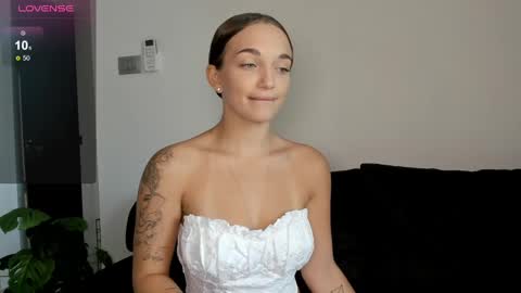 Snapshot of minimaia chatting on 5, 3, 2025 Maya online show from 5, 3, 2025