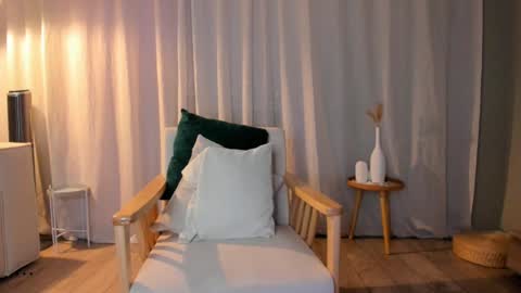 minnie_jin online show from 23, 11, 2025