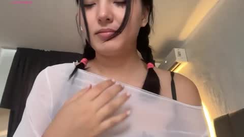 Snapshot of minnie_joy_ chatting on 4, 6, 2026 Joy online show from 4, 6, 2026