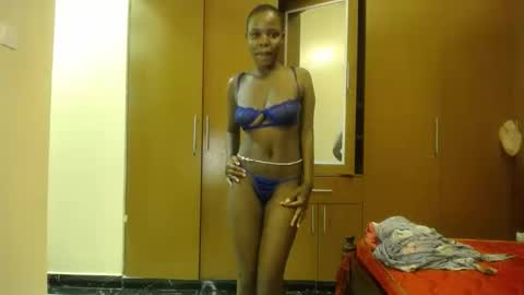 Snapshot of minnie_lila chatting on 28, 9, 2025 Lila online show from 28, 9, 2025