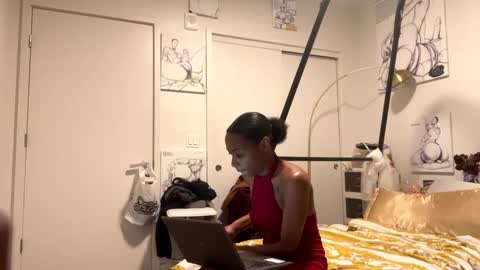 Snapshot of minniehunney chatting on 5, 1, 2025 minniehunney online show from 5, 1, 2025