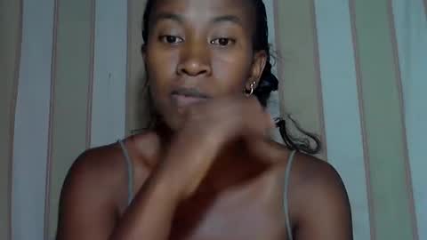 minouch211907 online show from 13, 2, 2025