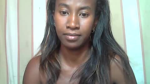 minouch211907 online show from 11, 3, 2025