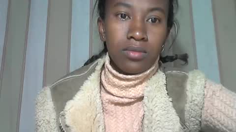 minouch211907 online show from 10, 9, 2025