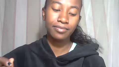 minouch211907 online show from 20, 10, 2025