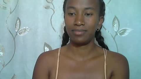 minouch211907 online show from 19, 2, 2026