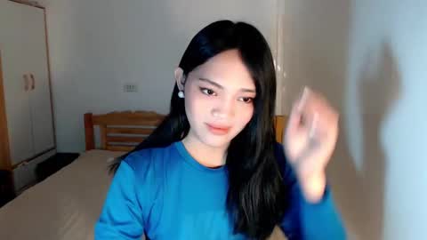 Snapshot of mira_luna222 chatting on 2, 12, 2024 Mira Bella online show from 2, 12, 2024