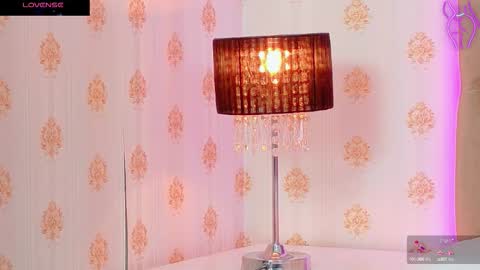 mira_lynxx online show from 17, 10, 2025