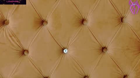 mira_lynxx online show from 25, 11, 2025