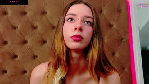 mira_lynxx online show from 5, 1, 2026