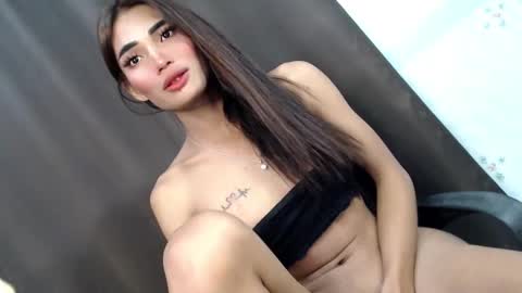 Snapshot of miraclegirl23 chatting on 18, 1, 2025 Zoey online show from 18, 1, 2025