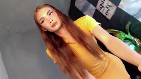 Snapshot of miraclegirl23 chatting on 18, 10, 2025 Zoey online show from 18, 10, 2025